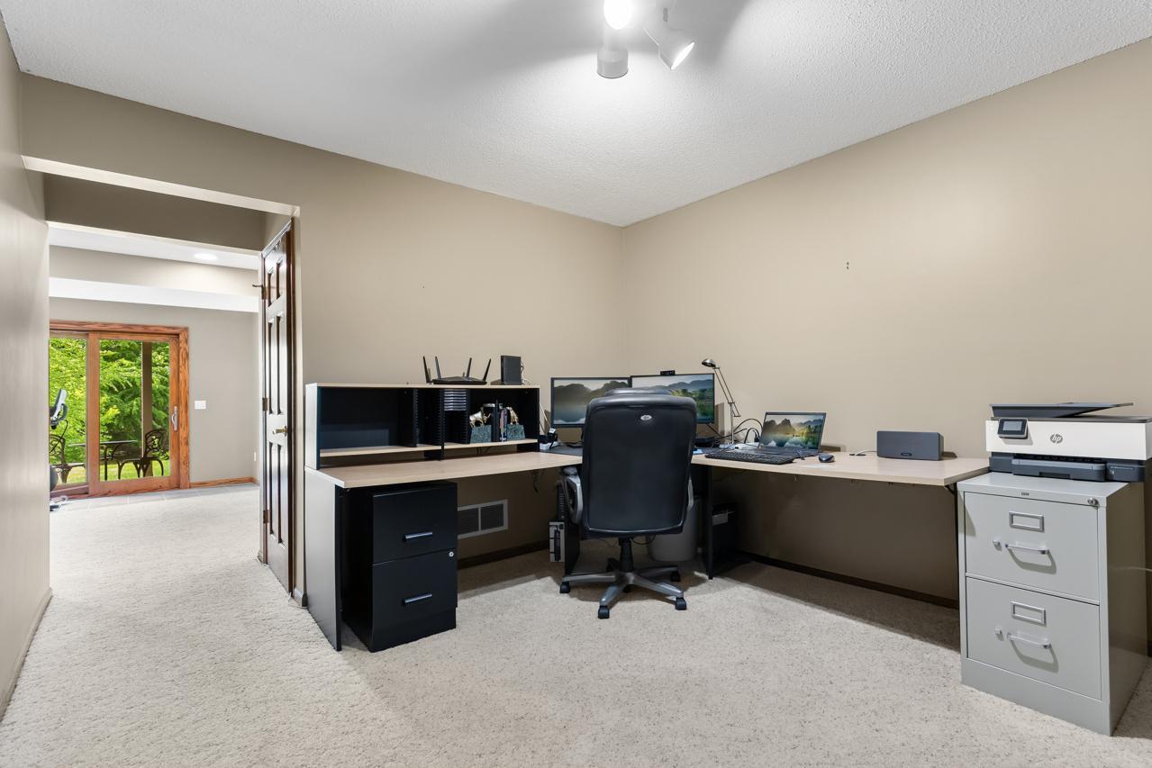 17090 New Market Drive, Eden Prairie, Minnesota image 21