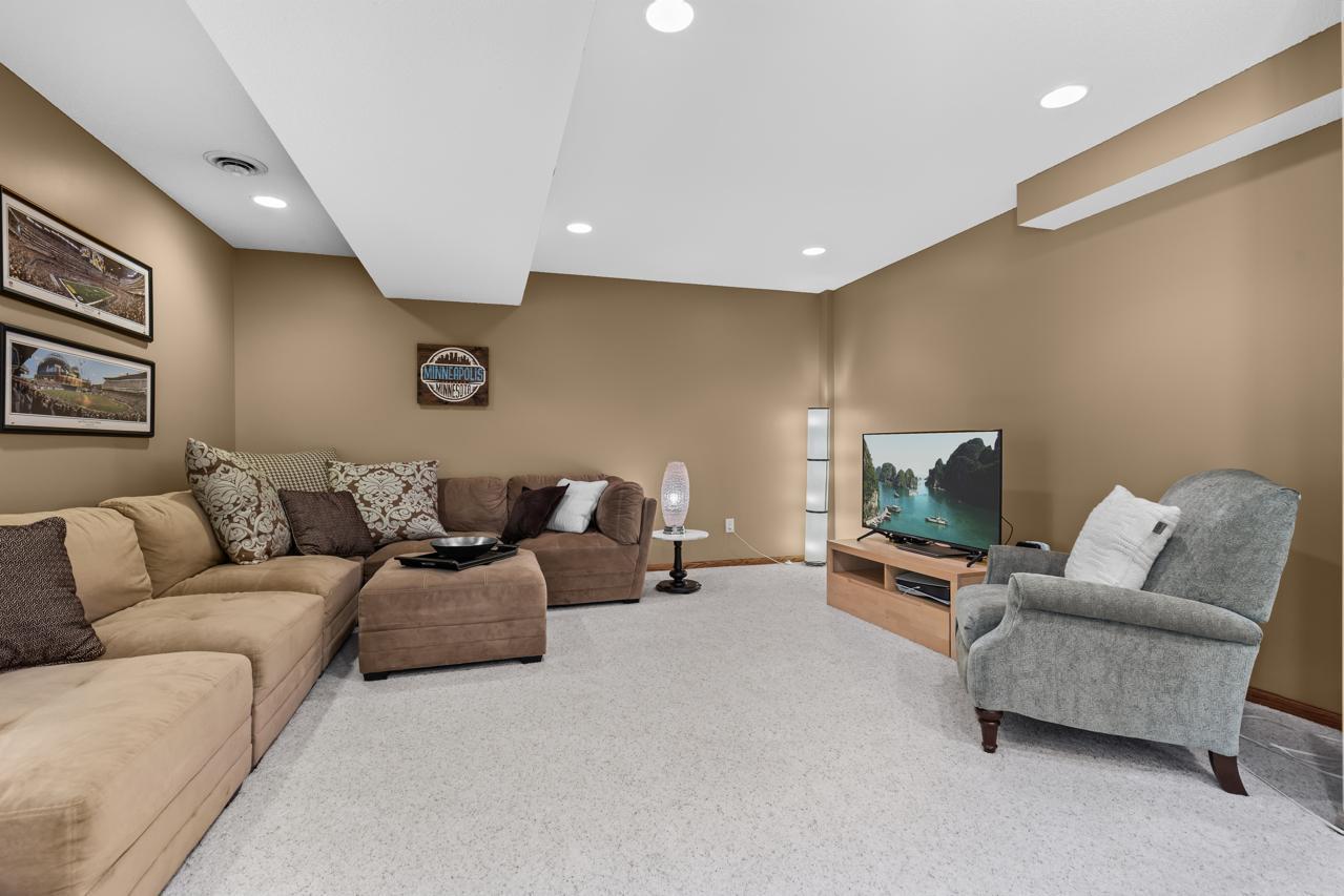 17090 New Market Drive, Eden Prairie, Minnesota image 18
