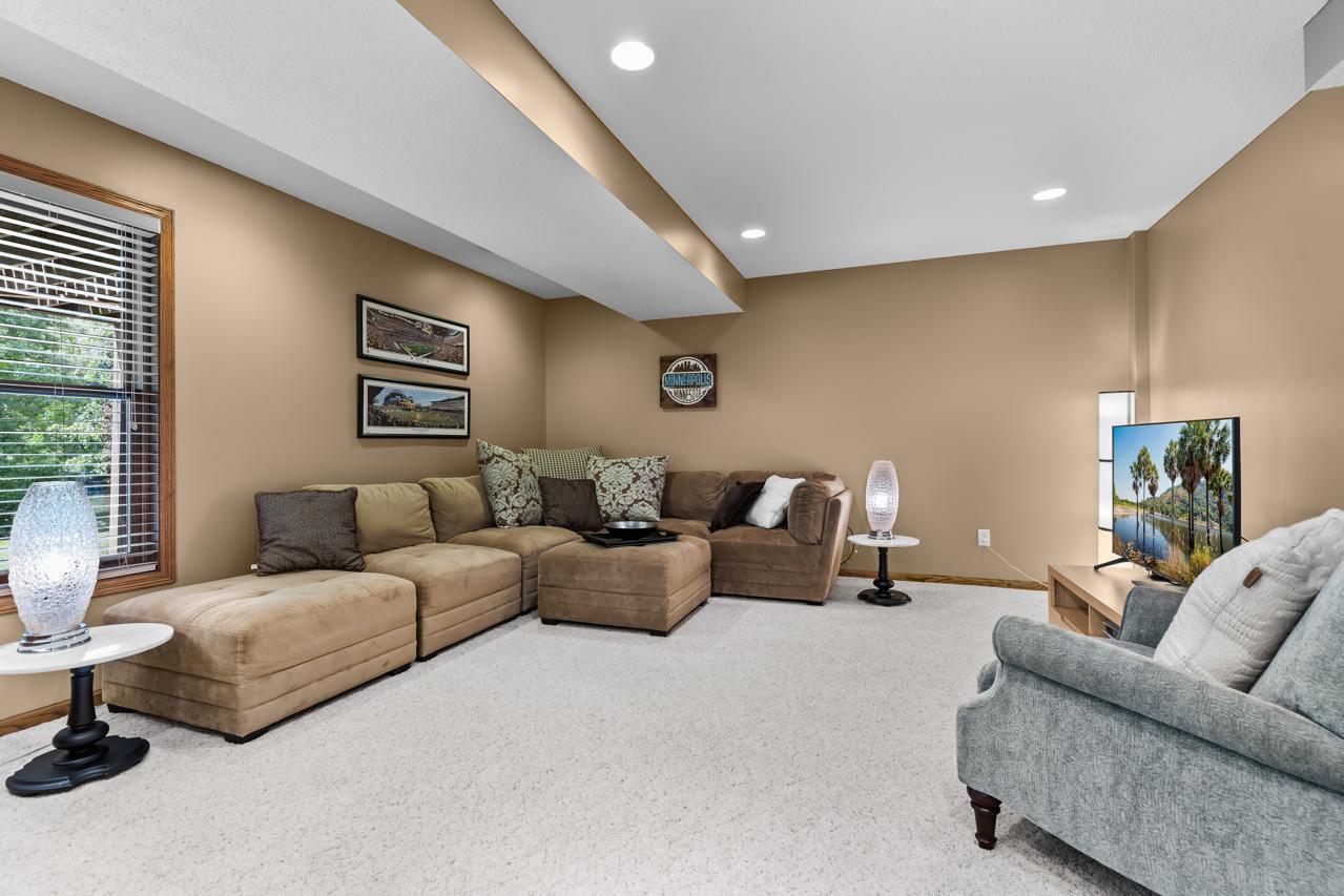 17090 New Market Drive, Eden Prairie, Minnesota image 17