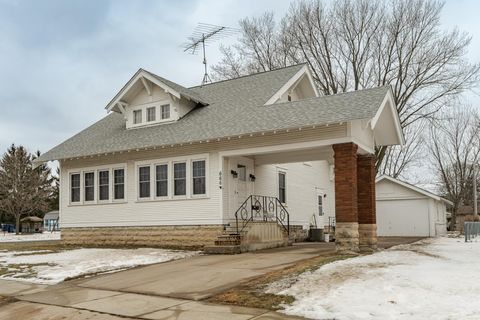 Homes For Sale - 666 Saint Charles Avenue<br/> Saint Charles, MN 55972