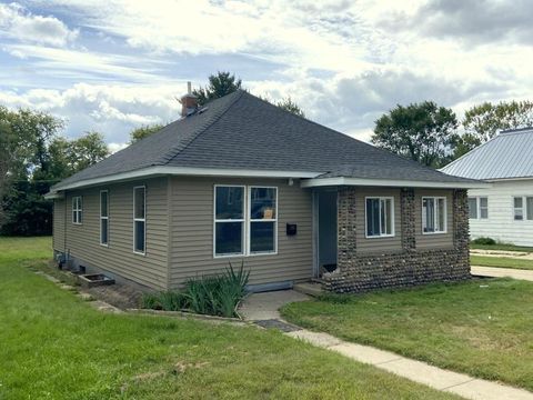 Homes For Sale - 128 Dakota Avenue<br/> Todd County, Staples, MN 56479