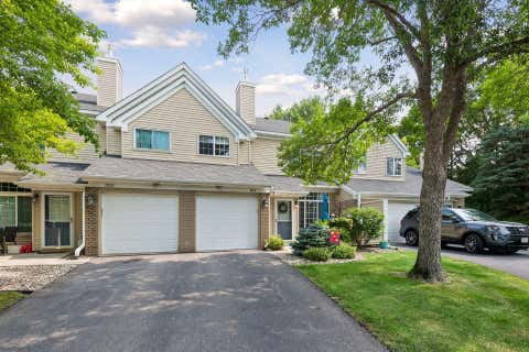 Townhouse For Sale - 18119 Settlers Way<br/> Eden Prairie, MN 55347