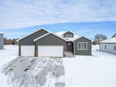 Homes For Sale - 3407 47th Avenue<br/> Cass County, Fargo, ND 58104