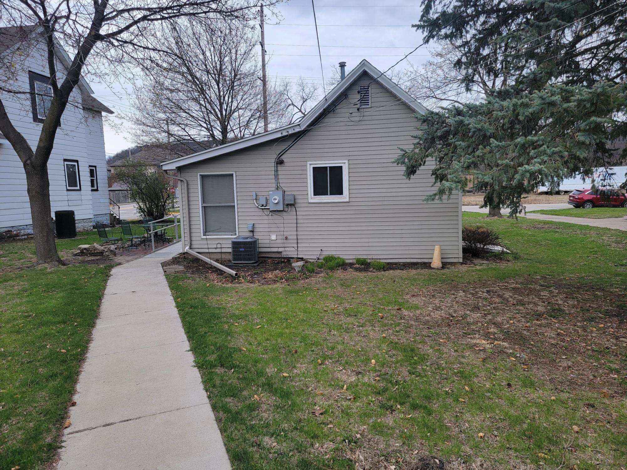 222 E Mark Street, Winona, Minnesota image 4
