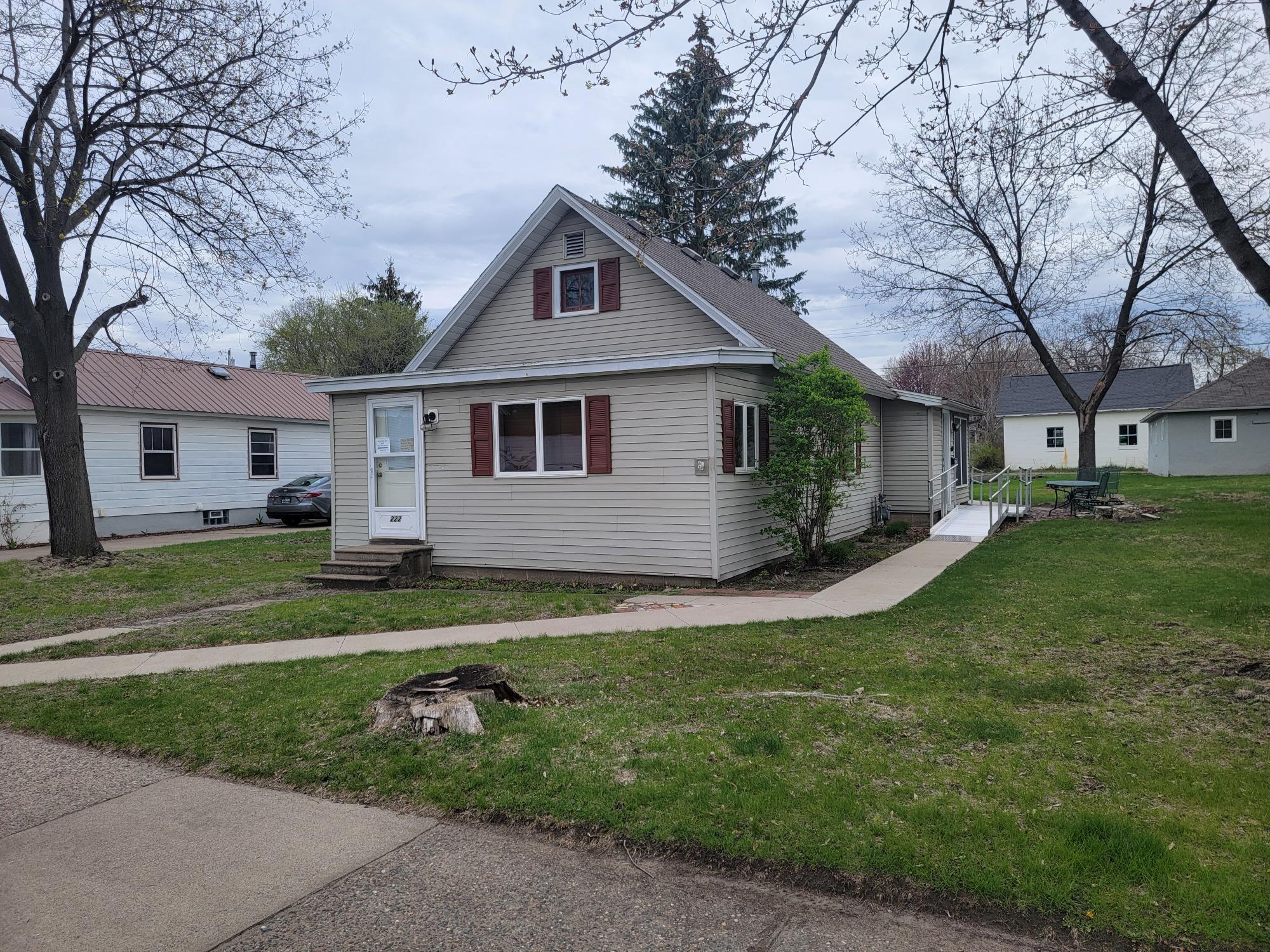 222 E Mark Street, Winona, Minnesota image 1