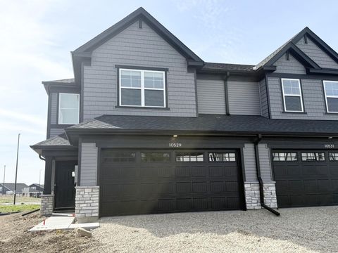 Townhouse For Sale - 10529 Harbor Lane<br/> Hennepin County, Maple Grove, MN 55369