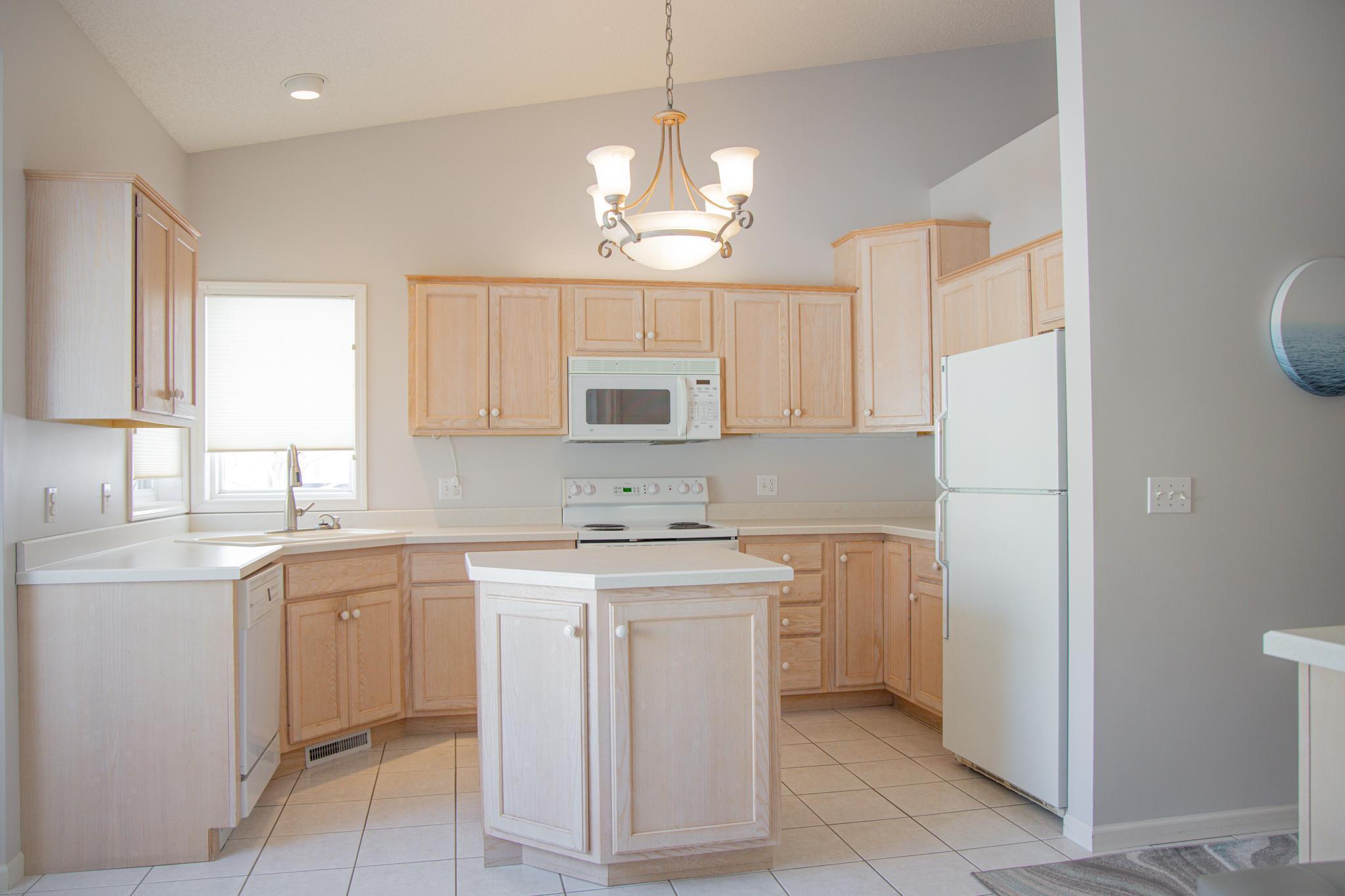 1931 Waterford Place, Rochester, Minnesota image 12
