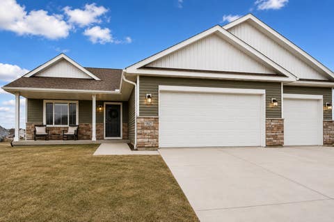 Homes For Sale - 902 Emily Court<br/> Montgomery, MN 56069