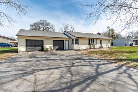 Homes For Sale - 122 W Fir Avenue<br/> Otter Tail County, Fergus Falls, MN 56537
