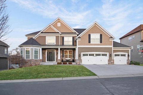 Homes For Sale - 9889 Frederick Place<br/> Eden Prairie, MN 55347