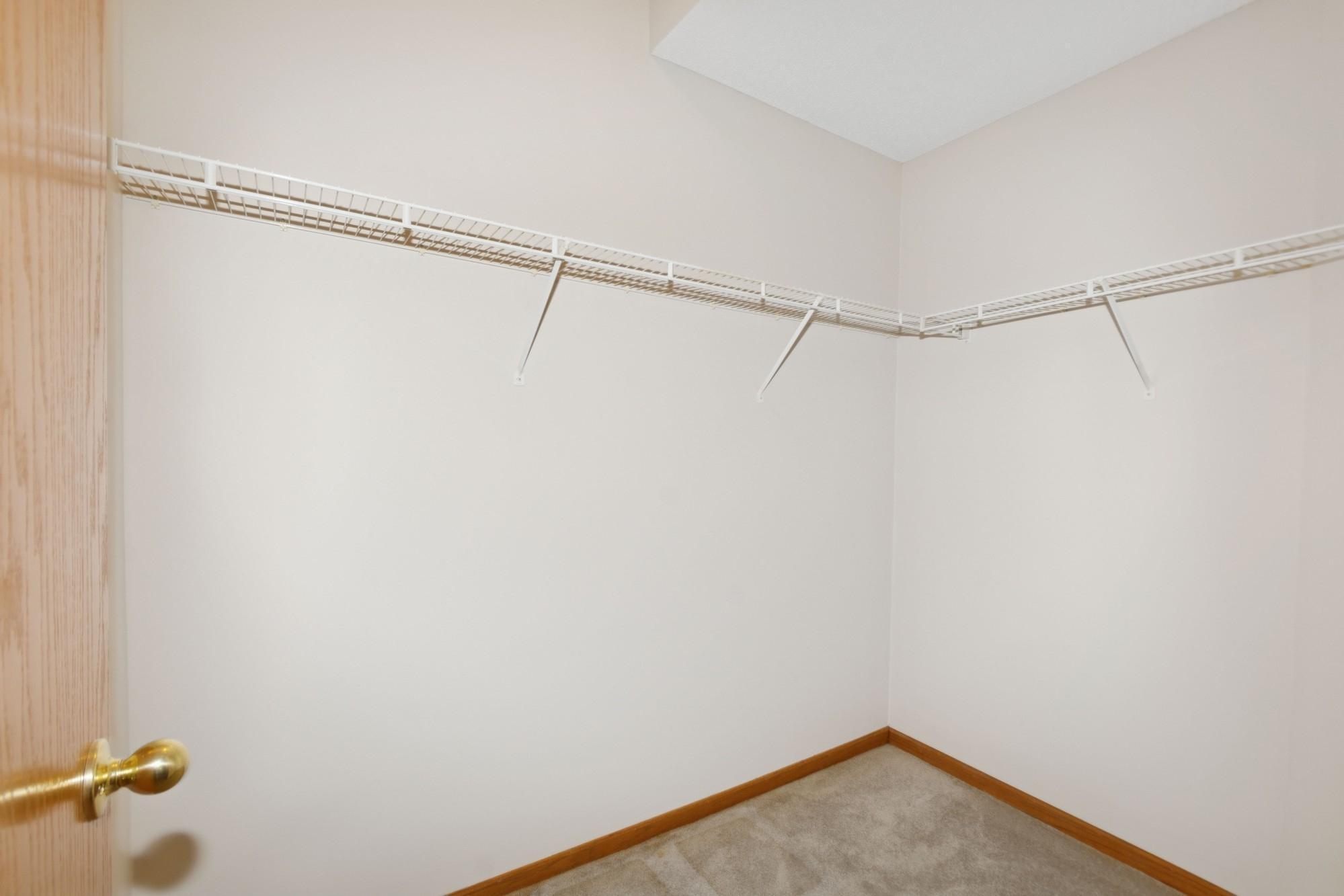 483 Meadowood Lane, Burnsville, Minnesota image 14