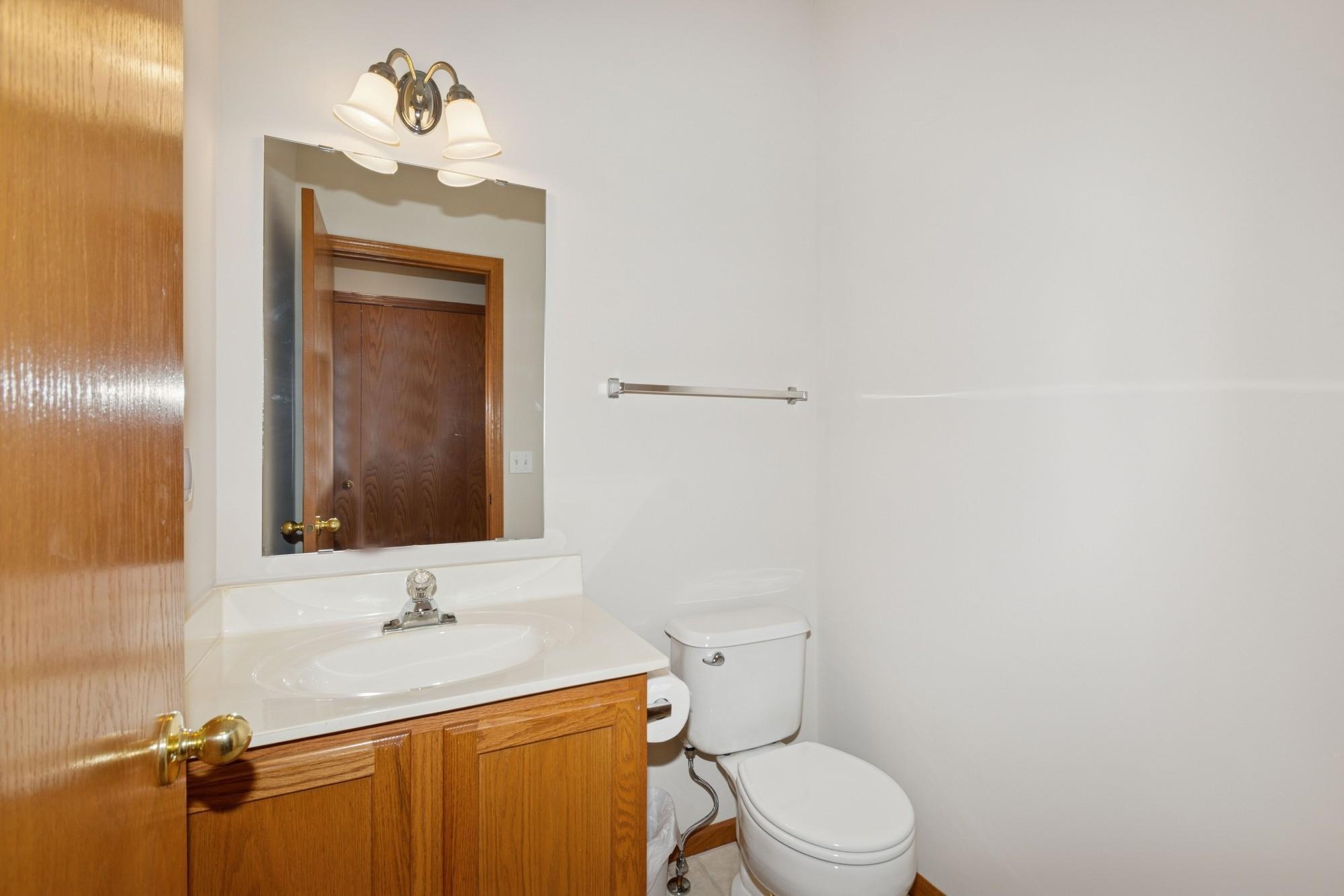 483 Meadowood Lane, Burnsville, Minnesota image 17