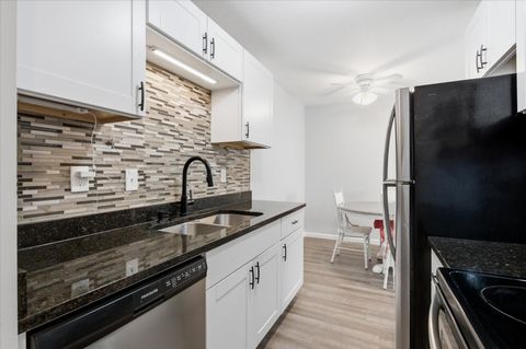Condo For Sale - 4530 Park Commons Drive<br/> Minneapolis, MN 55416