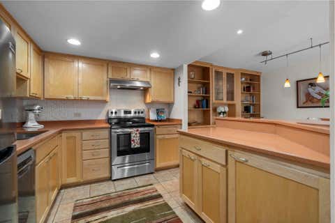 Condo For Sale - 2885 Knox Avenue<br/> Minneapolis, MN 55408