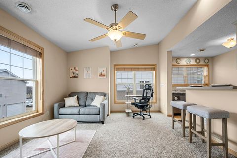 Townhouse For Sale - 2923 Hemingway Drive<br/> Chaska, MN 55318