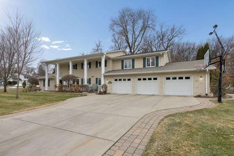 Homes For Sale - 6716 W Shore Drive<br/> Edina, MN 55435