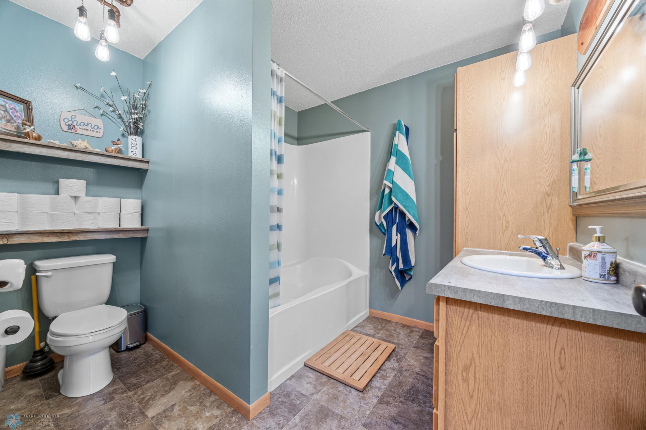 1009 Eaglewood Avenue, West Fargo, North Dakota image 16