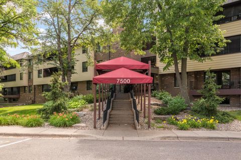 Condo For Sale - 7500 Cahill Road<br/> Minneapolis, MN 55439