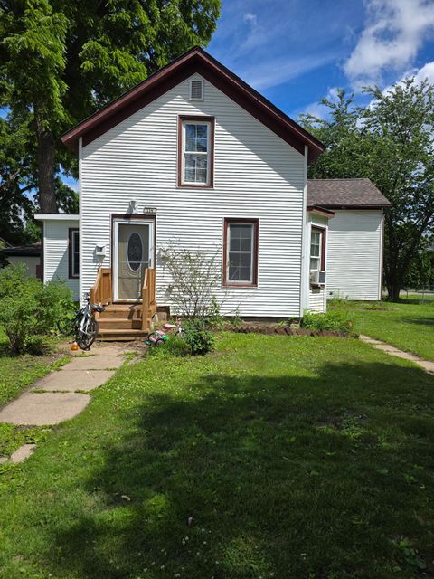 Multifamily For Sale - 114 S 4th Street<br/> Pierce County, River Falls, WI 54022