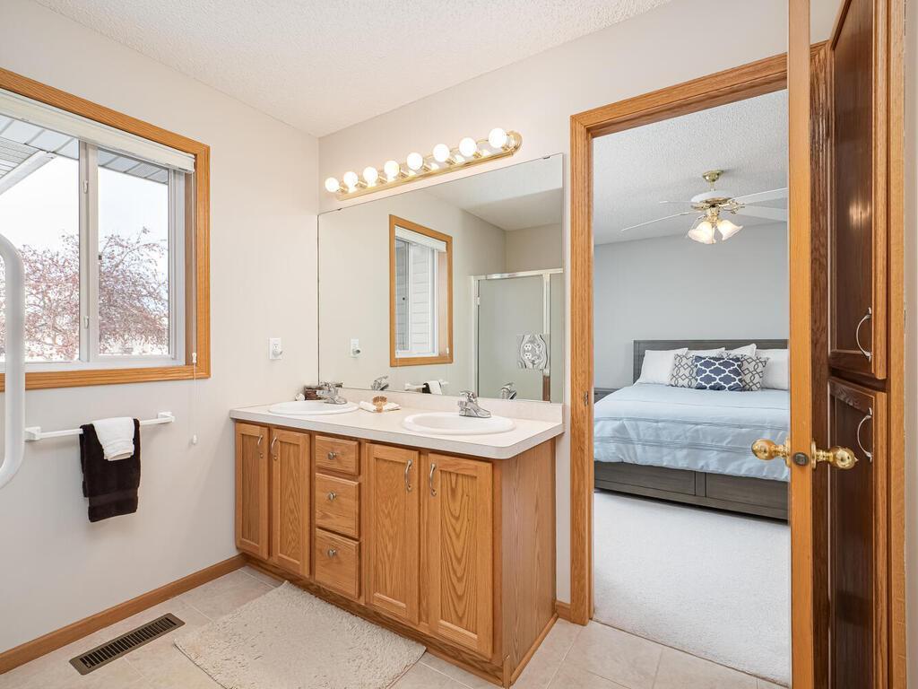 12400 Wedgewood Place, Coon Rapids, Minnesota image 24