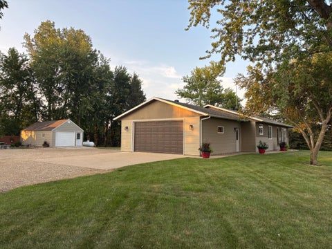 Homes For Sale - 27366 260th Street<br/> Worthington, MN 56187