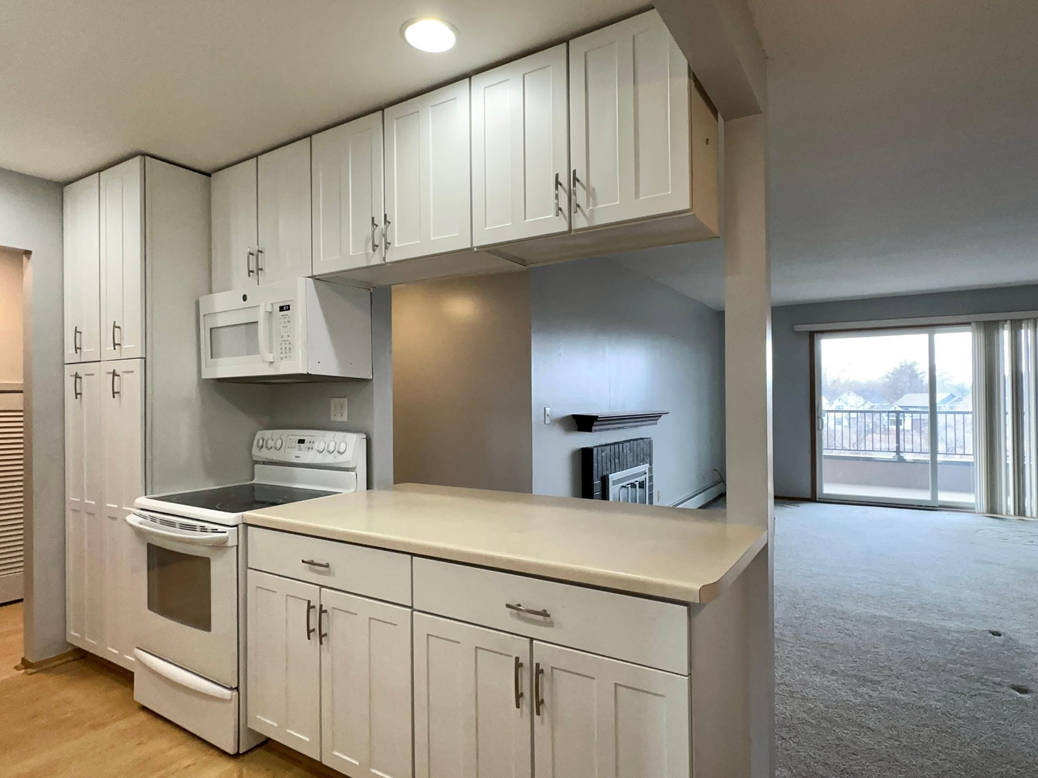 2240 Midland Grove Road #306, Roseville, Minnesota image 6