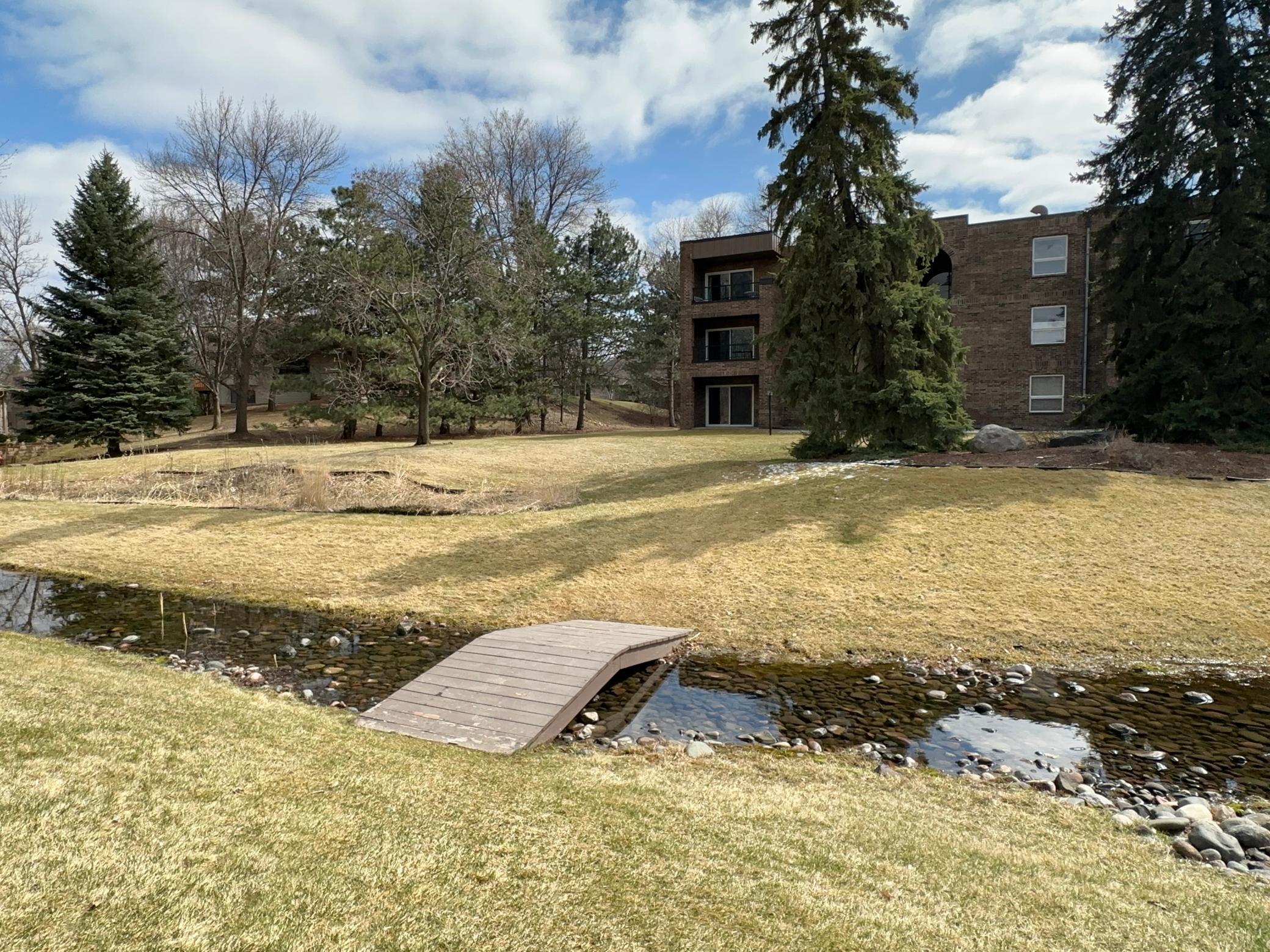 2240 Midland Grove Road #306, Roseville, Minnesota image 31