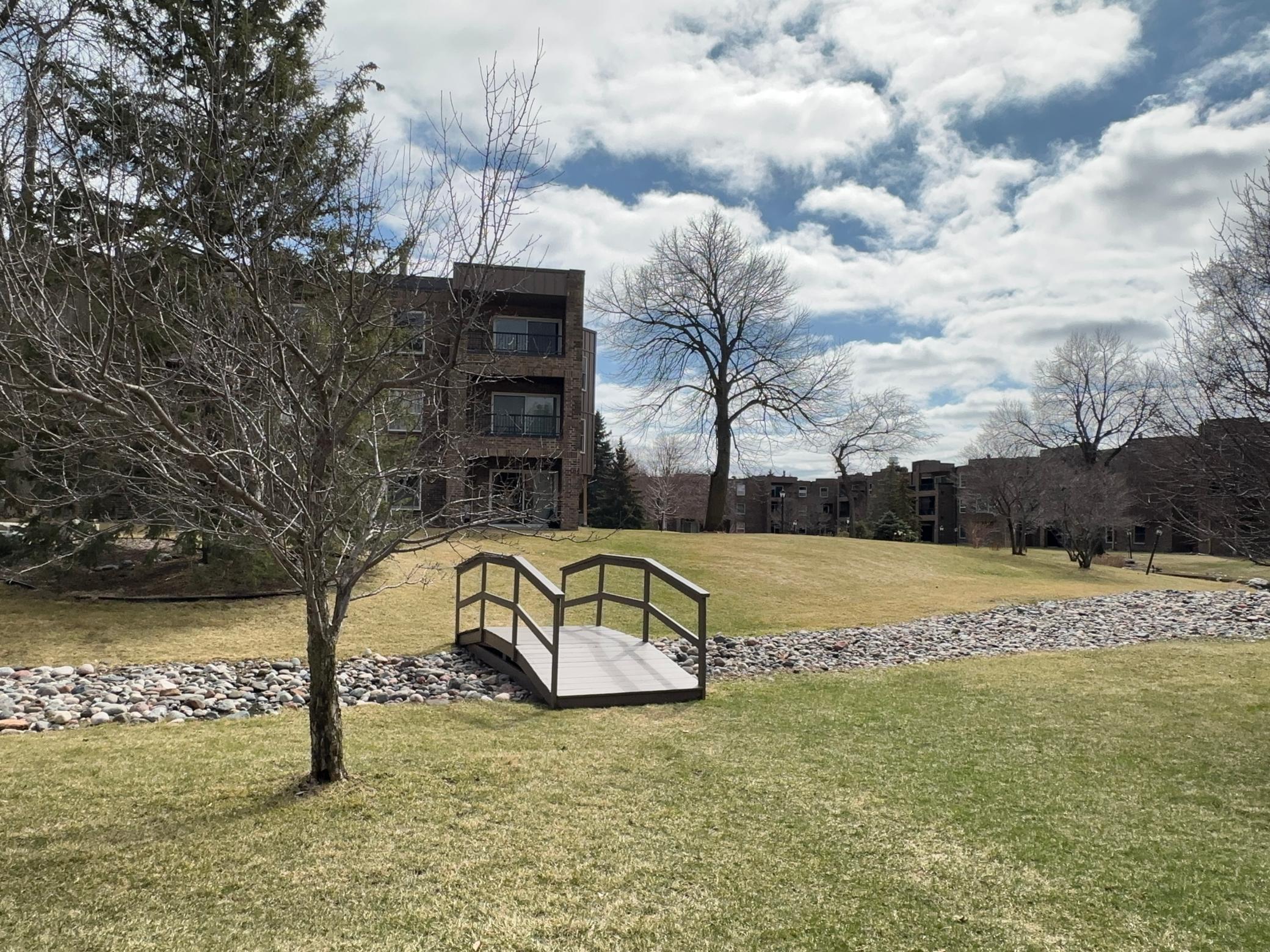 2240 Midland Grove Road #306, Roseville, Minnesota image 30