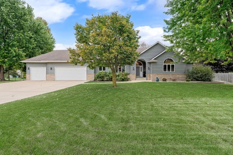 Homes For Sale - 1565 Dell Place<br/> Owatonna, MN 55060