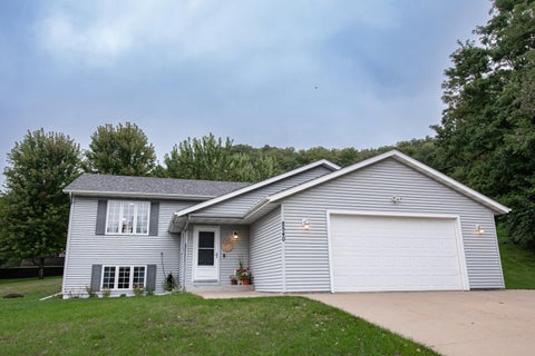 Homes For Sale - 8540 Crocus Lane<br/> Winona, MN 55987