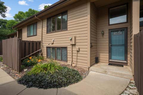 Townhouse For Sale - 219 W Eagle Lake Drive<br/> Maple Grove, MN 55369