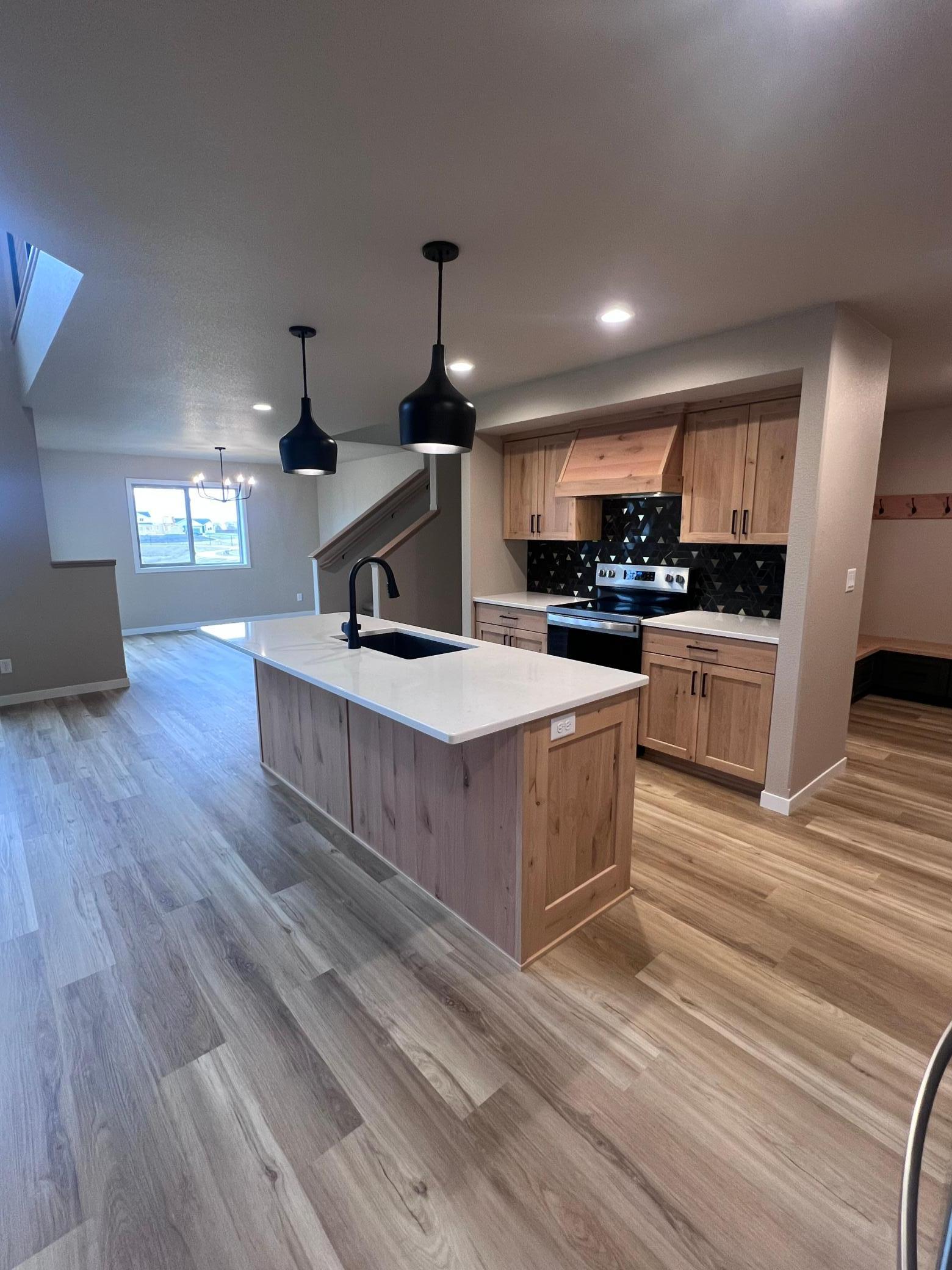 Horace, North Dakota 58047, United States, 3 Bedrooms Bedrooms, ,2 BathroomsBathrooms,Residential,Pending,248352