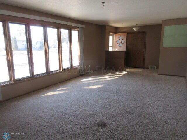 Hunter, North Dakota 58048, United States, 5 Bedrooms Bedrooms, ,3 BathroomsBathrooms,Residential,Pending,60034
