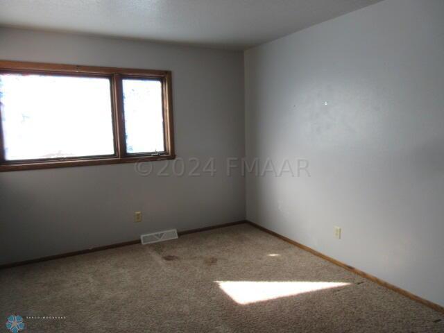 Hunter, North Dakota 58048, United States, 5 Bedrooms Bedrooms, ,3 BathroomsBathrooms,Residential,Pending,60034