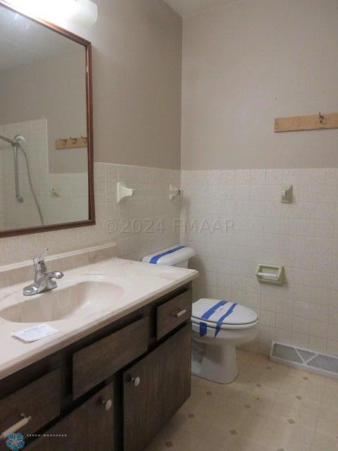 Hunter, North Dakota 58048, United States, 5 Bedrooms Bedrooms, ,3 BathroomsBathrooms,Residential,Pending,60034