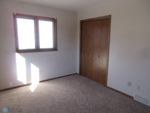 Hunter, North Dakota 58048, United States, 5 Bedrooms Bedrooms, ,3 BathroomsBathrooms,Residential,Pending,60034