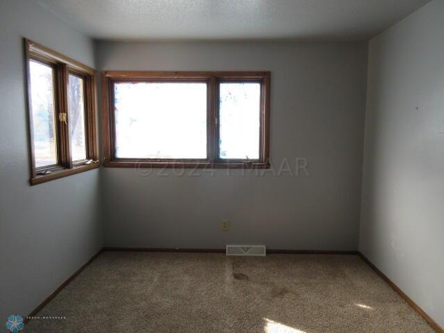 Hunter, North Dakota 58048, United States, 5 Bedrooms Bedrooms, ,3 BathroomsBathrooms,Residential,Pending,60034