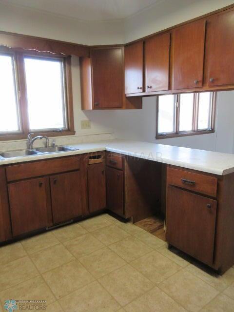 Hunter, North Dakota 58048, United States, 5 Bedrooms Bedrooms, ,3 BathroomsBathrooms,Residential,Pending,60034