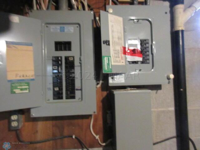 Hunter, North Dakota 58048, United States, 5 Bedrooms Bedrooms, ,3 BathroomsBathrooms,Residential,Pending,60034