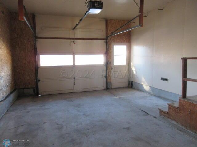 Hunter, North Dakota 58048, United States, 5 Bedrooms Bedrooms, ,3 BathroomsBathrooms,Residential,Pending,60034