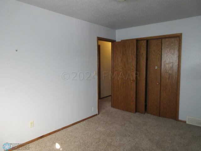 Hunter, North Dakota 58048, United States, 5 Bedrooms Bedrooms, ,3 BathroomsBathrooms,Residential,Pending,60034