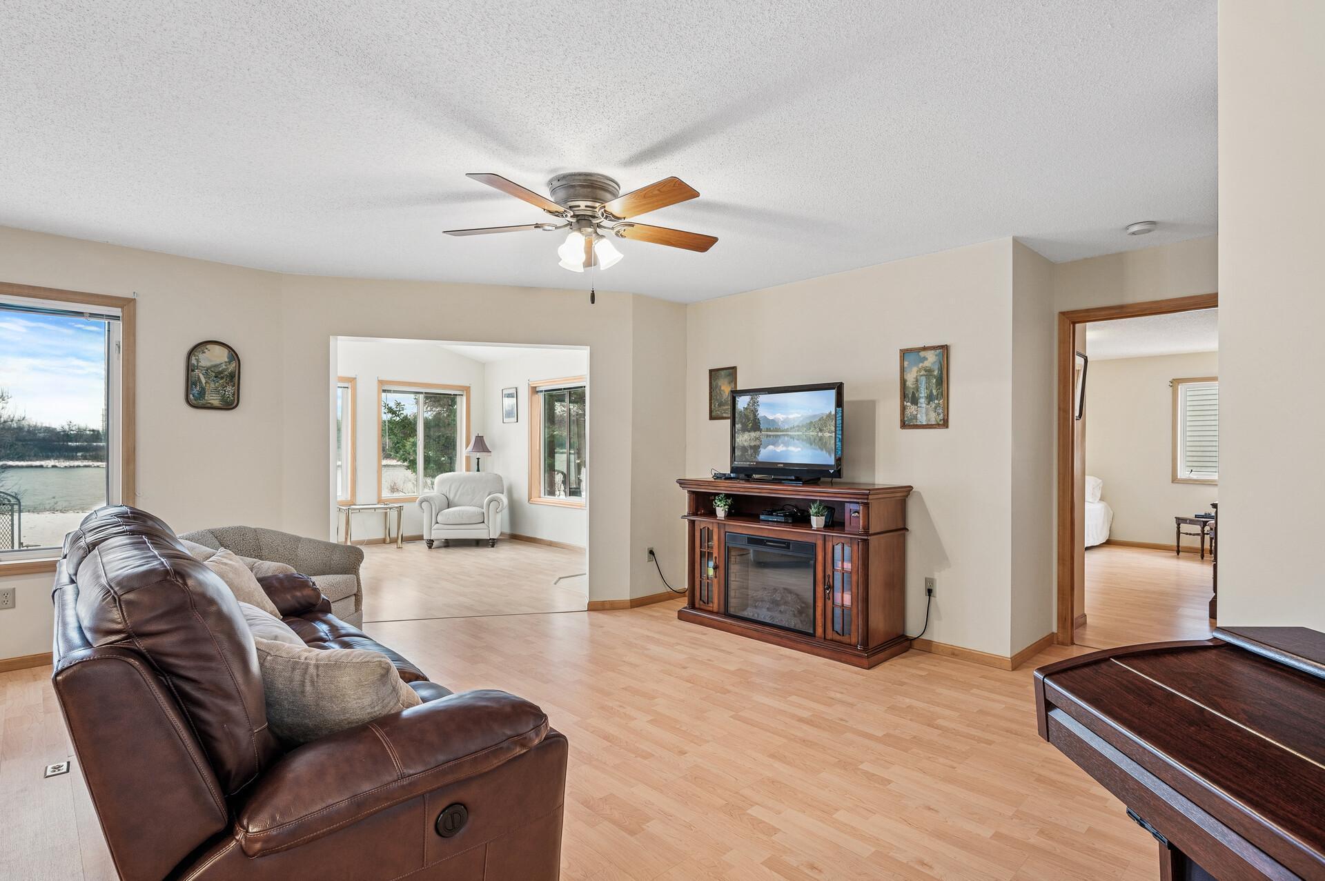 1419 Willow Wood Drive, Cambridge, Minnesota image 4