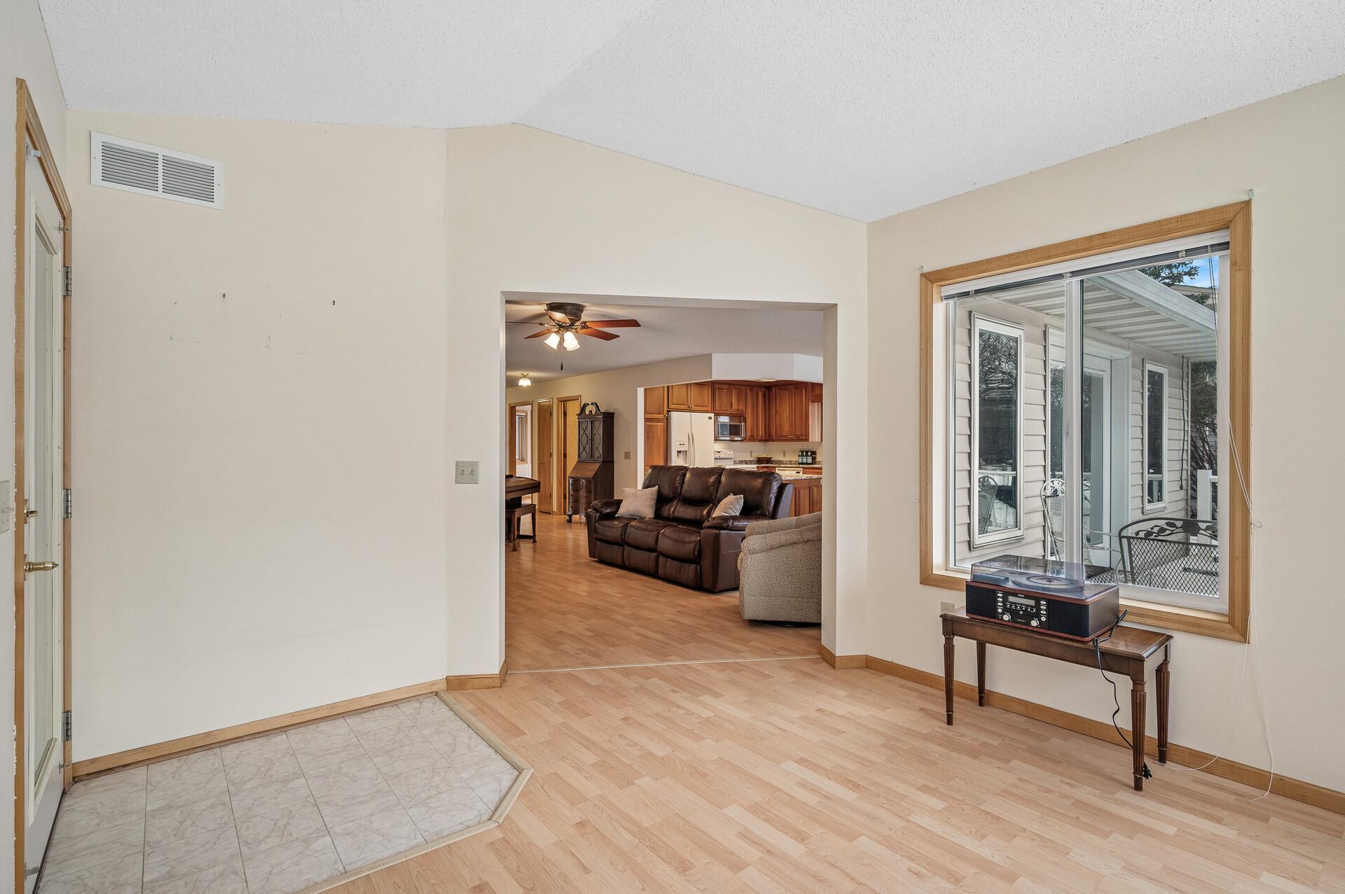 1419 Willow Wood Drive, Cambridge, Minnesota image 6