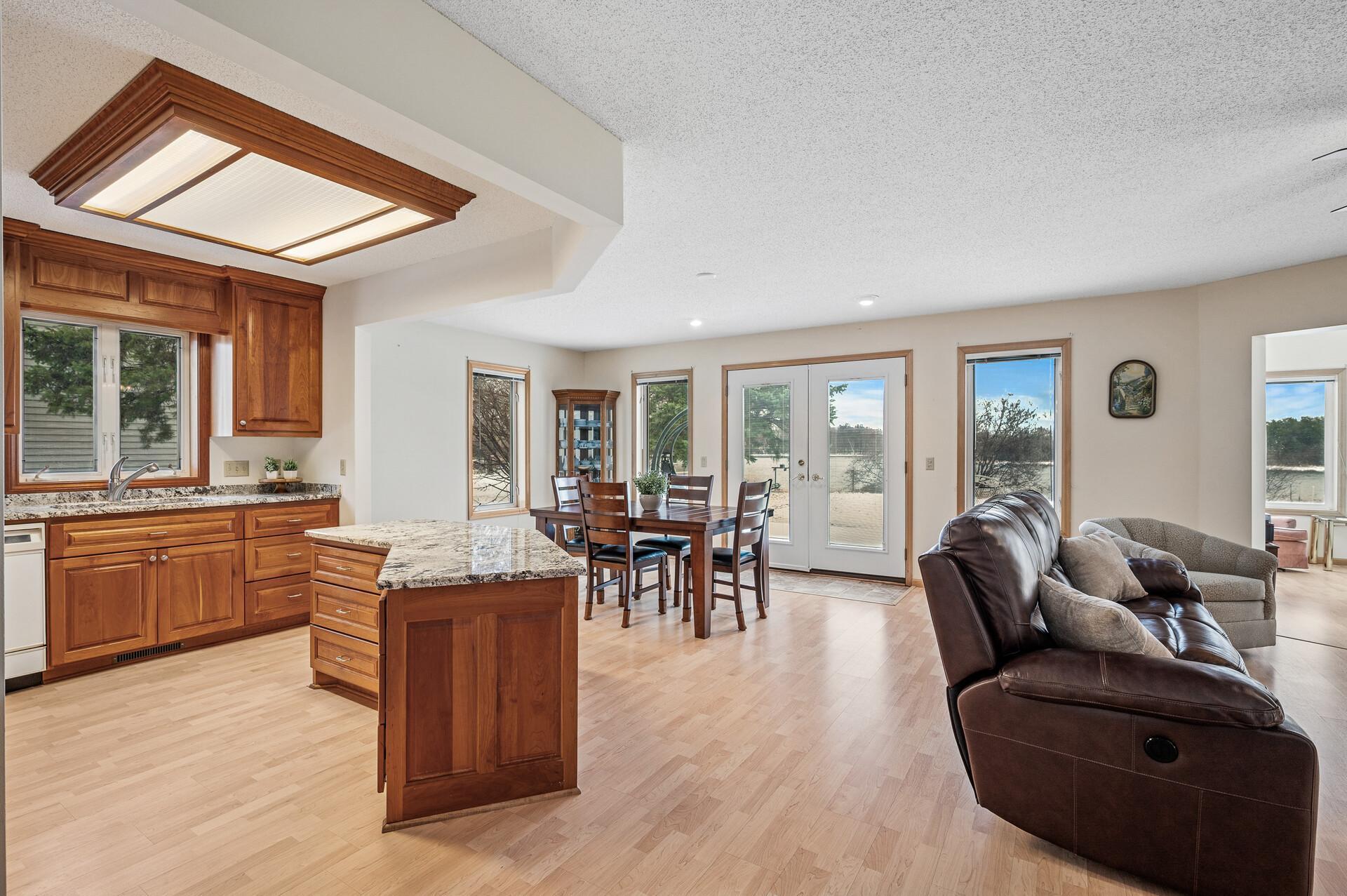 1419 Willow Wood Drive, Cambridge, Minnesota image 8