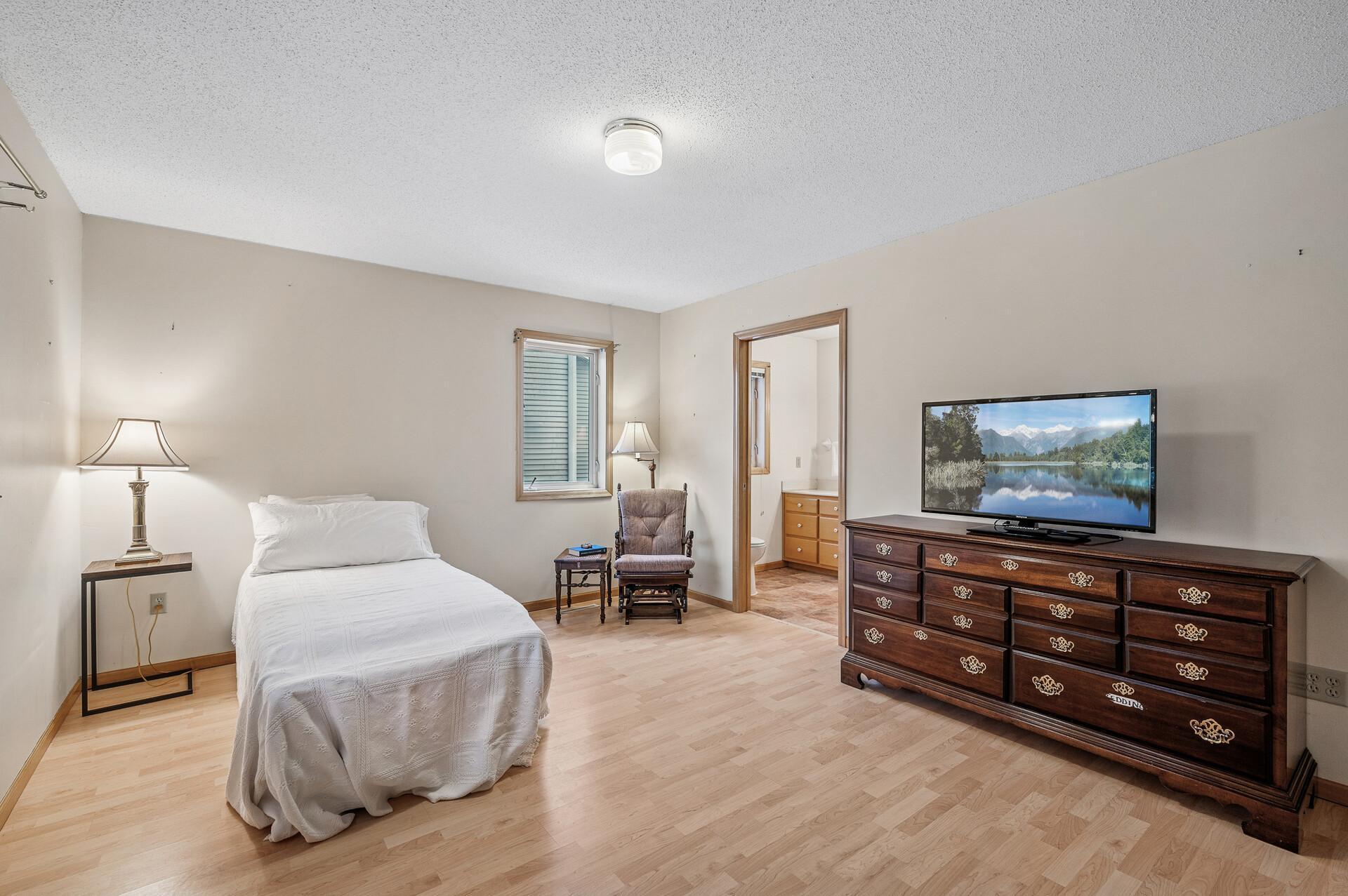 1419 Willow Wood Drive, Cambridge, Minnesota image 15