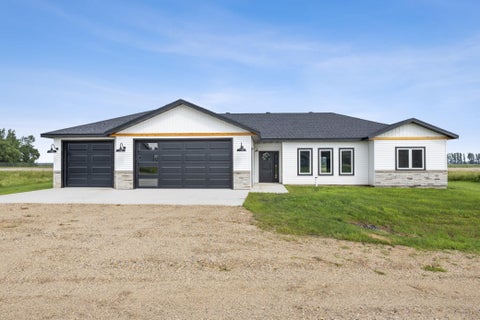 Homes For Sale - 106 Pine Drive<br/> Hankinson, ND 58041