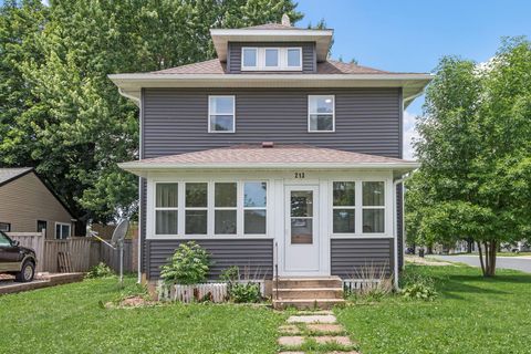 Apartment For Sale - 213 2nd Street<br/> Grand Meadow, MN 55936