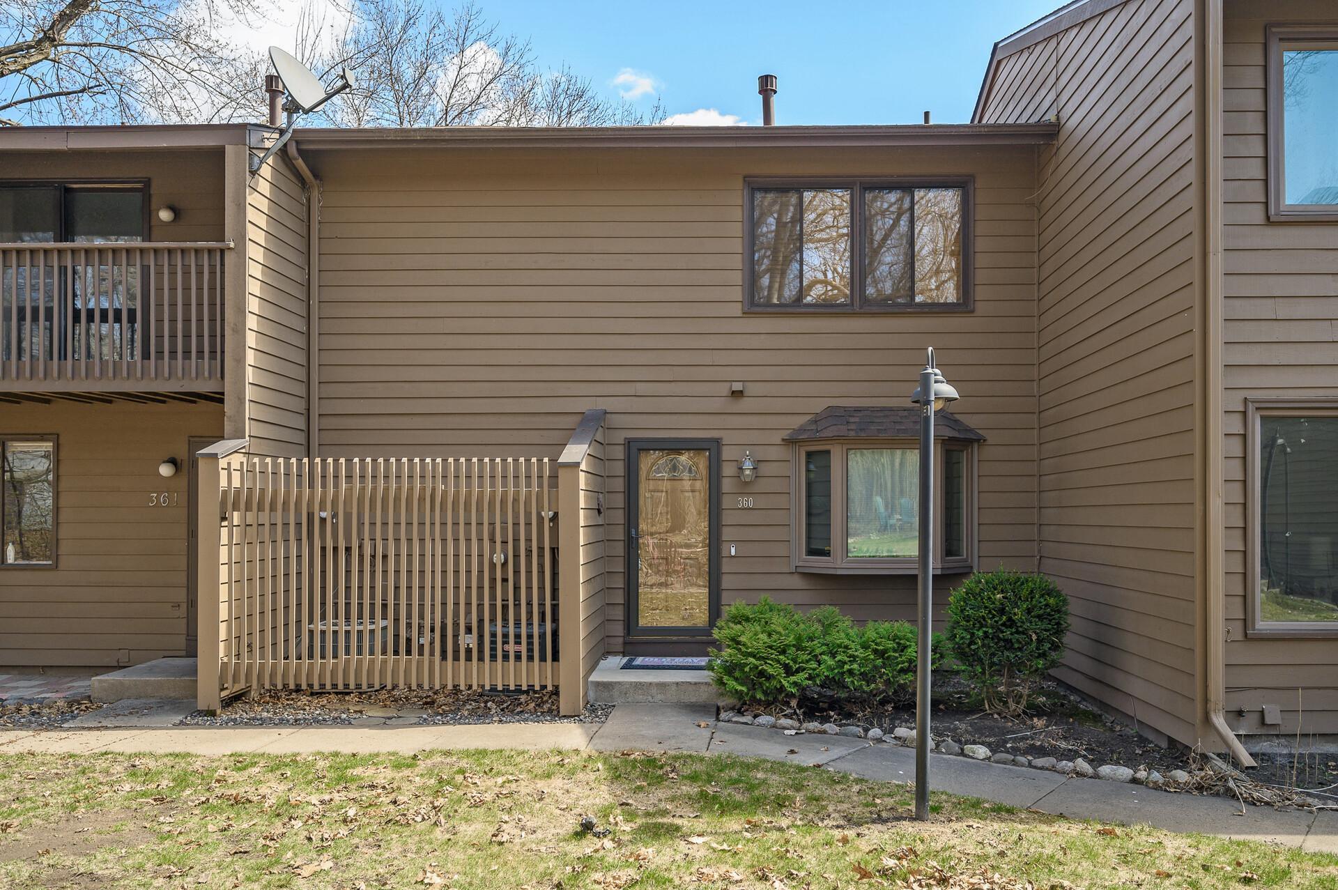360 W Eagle Lake Drive, Maple Grove, Minnesota image 1
