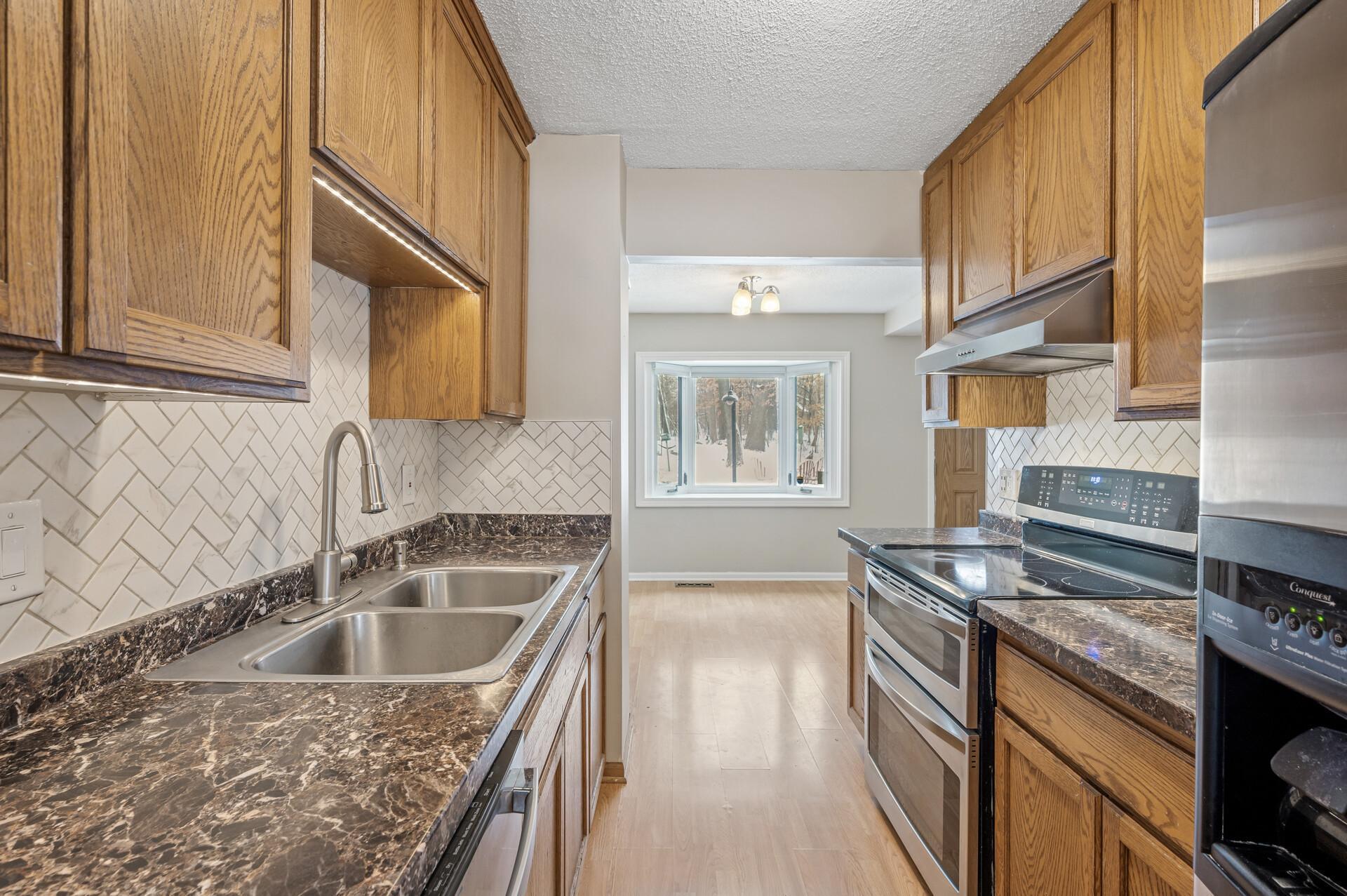 360 W Eagle Lake Drive, Maple Grove, Minnesota image 10