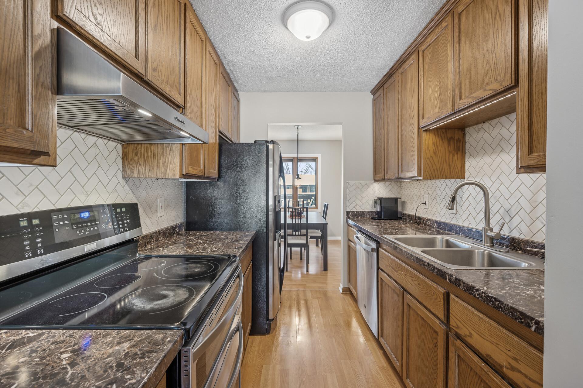 360 W Eagle Lake Drive, Maple Grove, Minnesota image 7